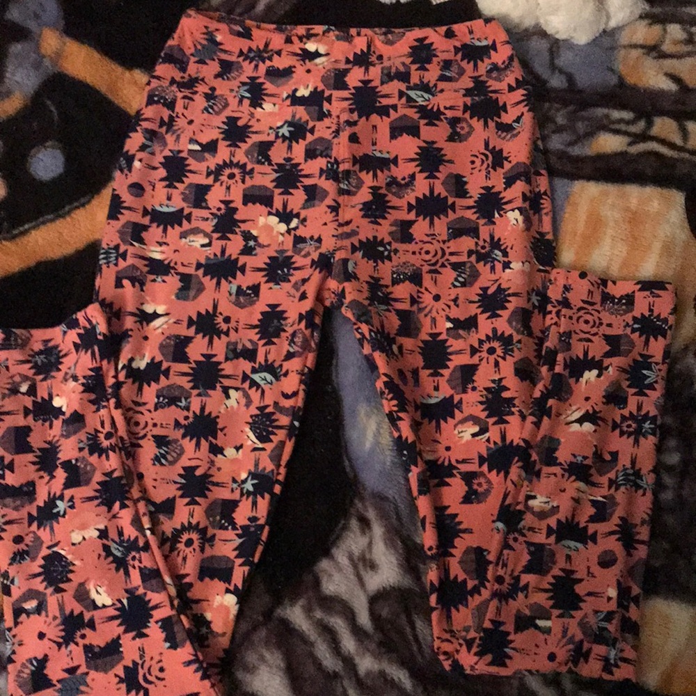 Pink LuLaRoe leggings